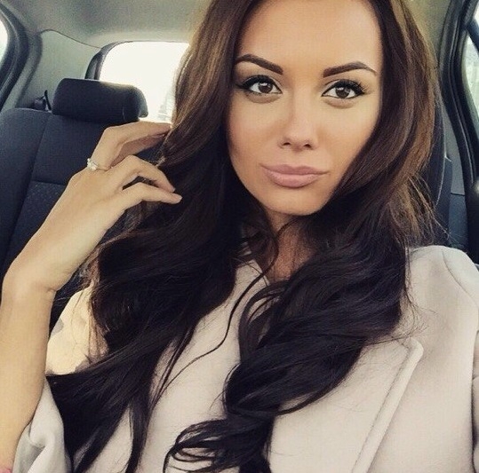 Живу в самом сердце Москвы и готова встретиться с тобой в любое удобное для тебя время. У меня множество услуг, которыми я предлагаю тебя порадовать: классический секс, оральные ласки, глубокий минет и многое другое, о котором я расскажу тебе при встрече. У меня есть отличные отзывы от моих клиентов, которые отмечают мою профессиональность, элегантность и умение создавать неповторимую атмосферу страсти. Чтобы тебе было легче сделать выбор, прикрепила несколько фото, на которых можешь оценить мою красоту и сексуальность. Жду твоего звонка, чтобы сделать нашу встречу незабываемой! 😉 Ася